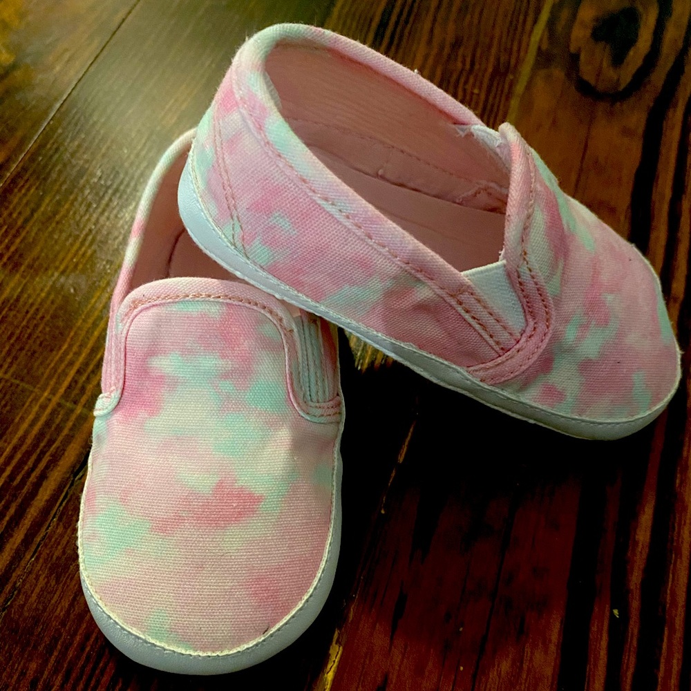 Tie dyed shoes, pink and white- fits 18-24 months